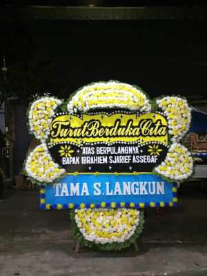 Papan Bunga Duka di Kampung Bali