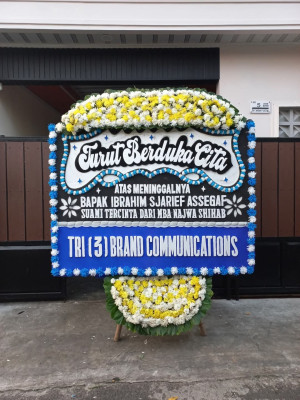 Papan Bunga Duka di Kampung Bali